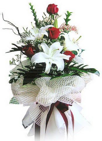  Online Ankara Sincan �i�ek�iler  4 kirmizi g�l , 1 dalda 3 kandilli kazablanka