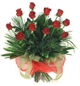 �i�ek yolla 12 adet kirmizi g�l buketi  Ankara Sincan �i�ek g�nderme sitemiz g�venlidir 