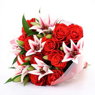  Ankara Sincan 14 �ubat sevgililer g�n� �i�ek  3 dal kazablanka ve 11 adet k�rm�z� g�l
