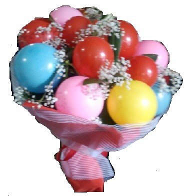 13 adet renkli balondan gerek balon buketi
