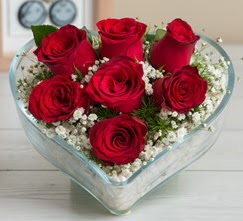 Kalp i�erisinde 7 adet k�rm�z� g�l  Ankara Sincan �i�ek , �i�ek�i , �i�ek�ilik 