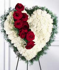  Ankara Sincan 14 �ubat sevgililer g�n� �i�ek  Kalp pano i�erisinde g�ller