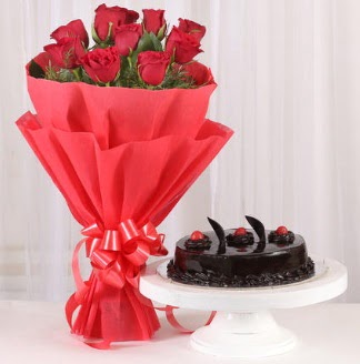10 Adet k�rm�z� g�l ve 4 ki�ilik ya� pasta  cicek siparisi Ankara Sincan cicek , cicekci 