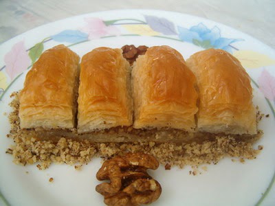online pastane Essiz lezzette 1 kilo cevizli baklava  Ankara Sincan hediye sevgilime hediye �i�ek 