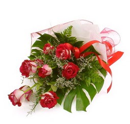 �i�ek g�nder 9 adet kirmizi g�l buketi  Ankara Sincan 14 �ubat sevgililer g�n� �i�ek 
