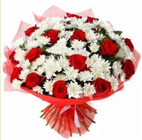 11 adet k�rm�z� g�l ve beyaz k�r �i�e�i  cicek siparisi Ankara Sincan cicek , cicekci 