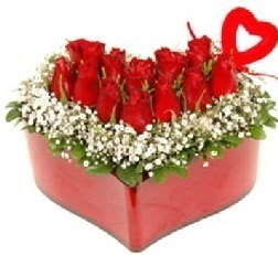 Kalp i�erisinde 9 k�rm�z� g�l kalp �ubuk  Ankara Sincan uluslararas� �i�ek g�nderme 