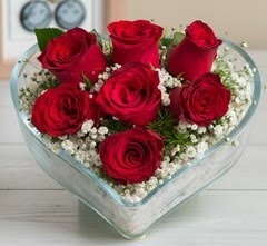 Kalp i�erisinde 7 adet k�rm�z� g�l  Ankara Sincan �i�ek , �i�ek�i , �i�ek�ilik 