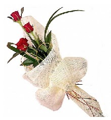 3 adet k�rm�z� g�l buketi  Ankara Sincan �i�ek g�nderme sitemiz g�venlidir 